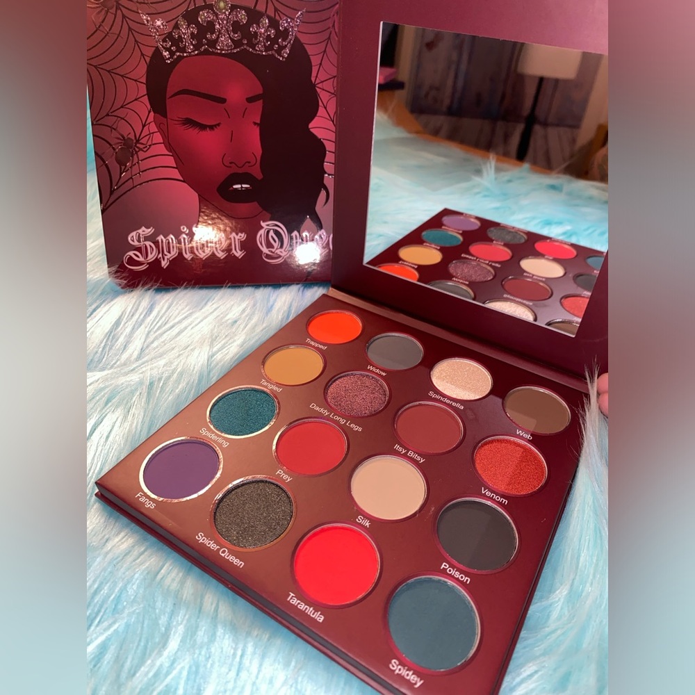 Spider Queen Eyeshadow Palette
